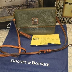 NWOT, DOONEY AND BOURKE PEBBLED LEATHER, OLIVE GREEN W/ BROWN LEATHER ADJ STRAP